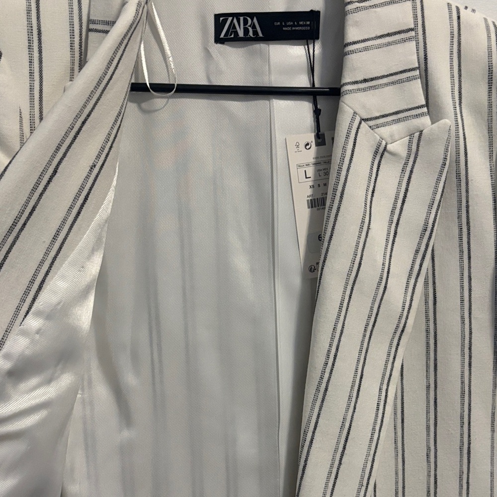 Zara Women's Blazer - Ecru with Stripes - Picture 6 of 10